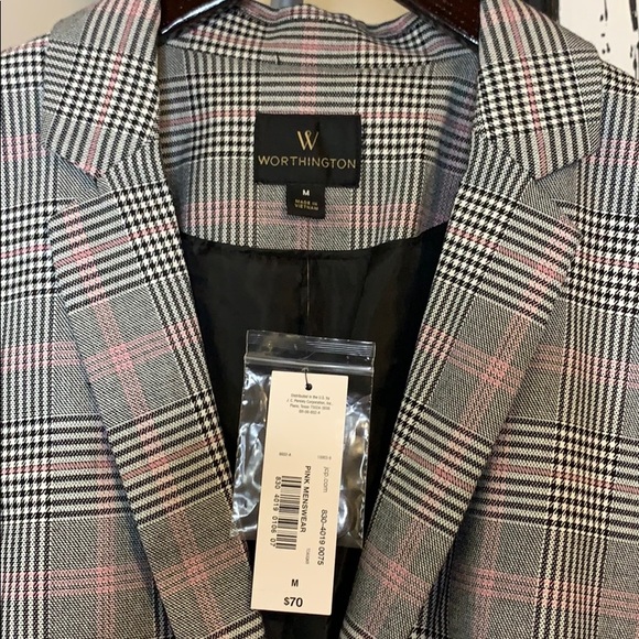 Blazer - Picture 2 of 3